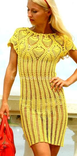 жёлтое вязаное платье
