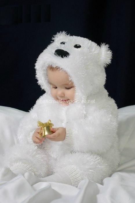knitted suit for a child